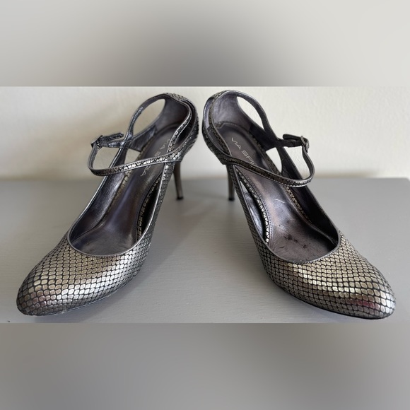 VIA SPIGA METALLIC LEATHER MARY JANE ANKLE STRAP HEELS SILVER, SZ 8.5 - Picture 4 of 14